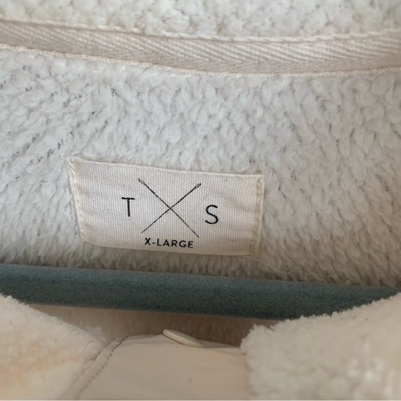 Fleece Pullover - Picture 6 of 8